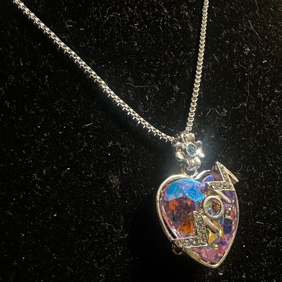 Iridescent Heart Mom Necklace - Picture 3 of 4